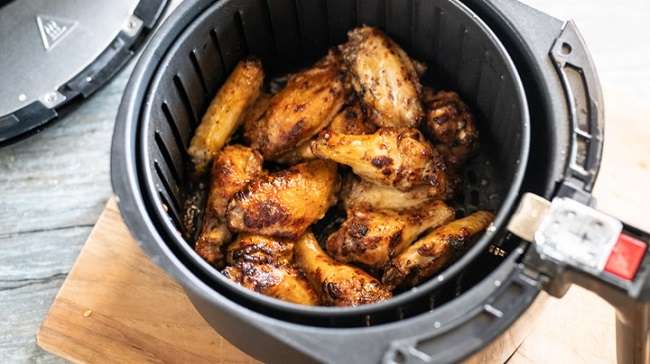 How to Reheat Chicken Wings in Air Fryer